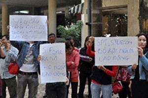 S-Fone “cháy túi”, ôm nợ