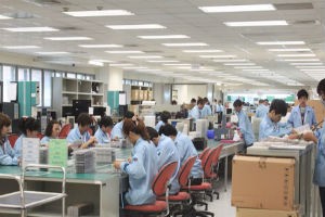 Người lao động cần tìm hiểu thông tin kỹ trước khi quyết định làm việc ở nước ngoài, nên tham khảo thông tin ở Sở lao động thương binh xã hội ở địa phương. 