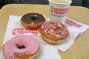 Dunkin Donuts hiện có hơn 10.000 nhà hàng tại 32 quốc gia trên thế giới, bao gồm hơn 1.450 cửa hiệu ở khu vực Đông Nam Á.