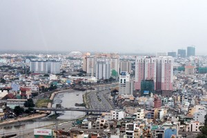 Tỏ ra thận trọng ngay từ đầu năm Quý Tỵ, các doanh nghiệp địa ốc TP HCM đều chọn thời gian bung hàng mới vào trung tuần tháng 3. 

