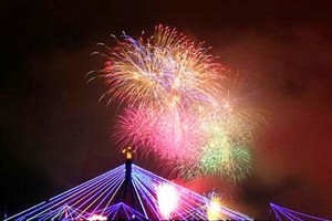 MIC bảo hiểm cho Cuộc thi trình diễn pháo hoa quốc tế 2013