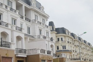 Đất nền dự án ngoài vành đai 3 rớt thảm