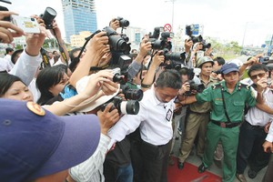 Làm báo thời “khép cửa” thông tin