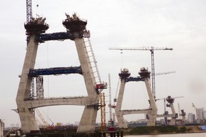 4 kĩ sư xây cầu Nhật Tân hầu tòa vì “rút ruột” công trình