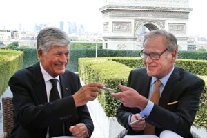 Maurice Levy (trái) và John Wren