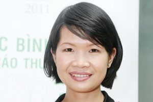 Bà Nguyễn Thị Hương Nga, Giám đốc toàn quốc Quản lý rủi ro tín dụng, Ngân hàng ANZ, Thành viên Hội đồng bình chọn BCTN 2013