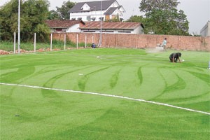 Nhiều khu đất dự án bỏ hoang được tận dụng để kinh doanh sân bóng đá