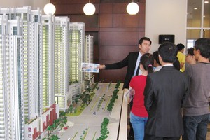 Căn hộ cao cấp phía Nam và cuộc đua thoát hàng