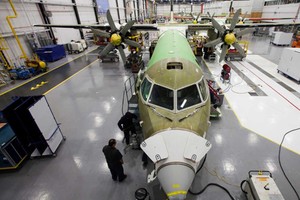 Sản xuất của những doanh nghiệp như UTC hay Lockheed Martin phải tạm ngừng vì không có nhân viên chính phủ nào làm việc để ký duyệt sản phẩm của họ. Ảnh: Reuters