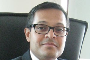 Ông Avinash Deepak Satwalekar