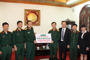 MIC tạm ứng bồi thường bảo hiểm 1 tỷ đồng cho Nhà máy Z121