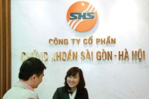 SHS khuyến mãi lớn nhân sinh nhật lần thứ 6
