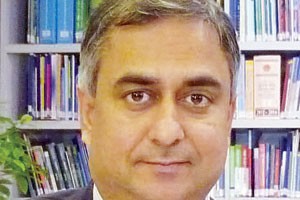 Ông Sandeep Mahajan