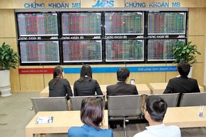 Thay thế dần các nhà đầu tư