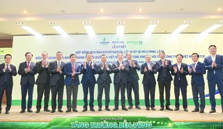 Các đại biểu dự lễ ký kết