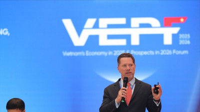 Ông Tim Evans, Tổng giám đốc HSBC Việt Nam phát biểu tại Diễn đàn 