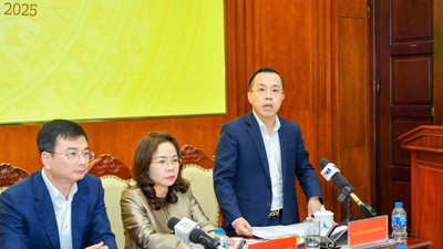 Ông Lê Hoàng Chính Quang, Cục trưởng Cục Công nghệ thông tin, Ngân hàng Nhà nước Việt Nam trả lời tại Họp báo