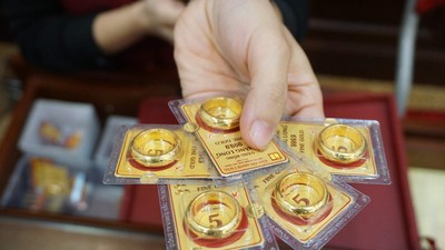Giá vàng hôm nay ngày 11/12: Vàng nhẫn bất ngờ tăng 1 triệu đồng/lượng