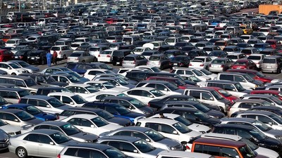 Bộ Công thương đề xuất siết quy định về nhập khẩu ô tô dạng quà biếu, quà tặng. 