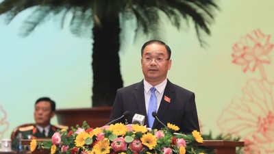 Ông Nguyễn Ngọc Việt, Bí thư Đảng ủy phường Đống Đa trình bày tham luận tại Đại hội.
