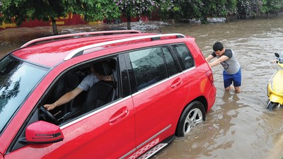 Ước tính sơ bộ tổng số tiền các doanh nghiệp bảo hiểm phải bồi thường cho khách hàng trong cơn bão số 10 và 11 là 1.674 tỷ đồng