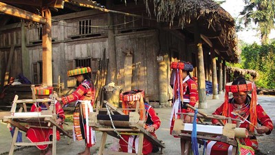 Đồng bào Pà Thẻn, Tuyên Quang.
