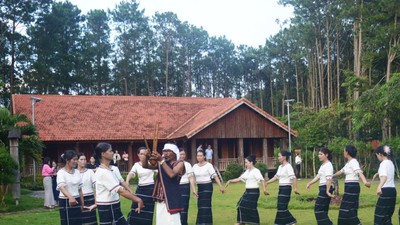 Làng Văn hóa Churu tại xã Quảng Lập, tỉnh Lâm Đồng là mô hình tiêu biểu gắn bảo tồn, phát huy giá trị văn hóa truyền thống của các dân tộc thiểu số gắn với phát triển du lịch.