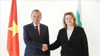 Tổng Bí thư Tô Lâm và Chủ tịch Quốc hội Bulgaria Natalia Kiselova. Ảnh: TTXVN.