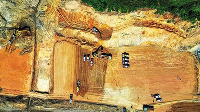 Giải ngân đầu tư công đã cải thiện rõ nét, tập trung nguồn lực vào các dự án trọng điểm, có tác động lan tỏa. Ảnh: Đ.T