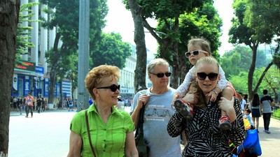 10 tháng đầu năm 2025, lượng khách đến Hà Nội ước đạt 28,22 triệu lượt, trong đó có 6,17 triệu lượt khách quốc tế. Ảnh: Hồng Hạnh.