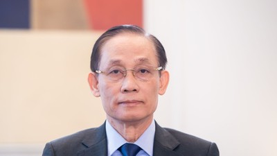 Bí thư Trung ương Đảng, Bộ trưởng Ngoại giao Lê Hoài Trung.