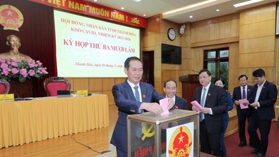 Các đại biểu HĐND tỉnh bỏ phiếu bầu Phó Chủ tịch UBND tỉnh, ảnh: Thanhhoa.gov.vn