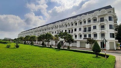 Khu dân cư trên đường Võ Văn Kiệt, phường Long Châu, tỉnh Vĩnh Long.