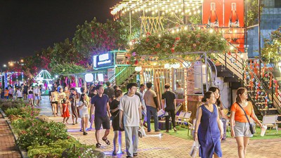 Kinh tế đêm Đà Nẵng chưa phát triển xứng tầm (Ảnh minh họa: Phố đi bộ Bạch Đẳng)