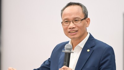 TS. Cấn Văn Lực.