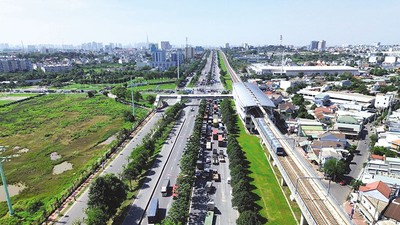 Hiện nay, TP.HCM mới có tuyến metro số 1 (Bến Thành - Suối Tiên) đưa vào khai thác. Ảnh: Lê Toàn 