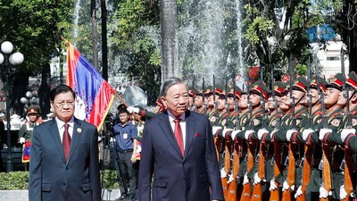 Lễ đón trọng thể Tổng Bí thư Tô Lâm và Phu nhân tại thủ đô Viêng Chăn, Lào 