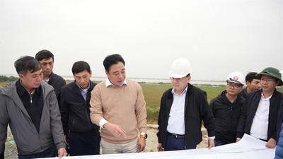 Đoàn công tác kiểm tra do Chủ tịch UBND TP Huế dẫn đầu