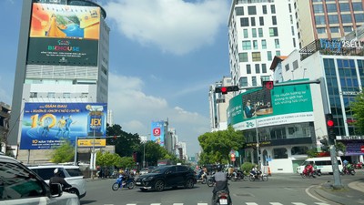 TP.HCM thí điểm chủ trương xã hội hóa quảng cáo để tăng nguồn thu bảo trì các công trình giao thông trên địa bàn 