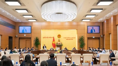 Phiên họp chiều 4/12 của Ủy ban Thường vụ Quốc hội. 