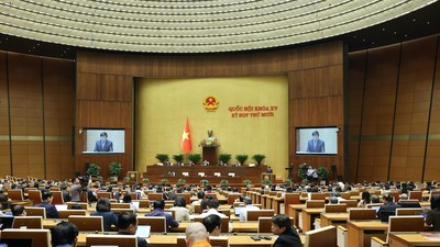 Bộ trưởng Bộ Tài chính Nguyễn Văn Thắng báo cáo giải trình trước khi Quốc hội bấm nút - Ảnh: Duy Linh. 