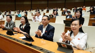 Các đại biểu tại Nghị trường sáng nay. 