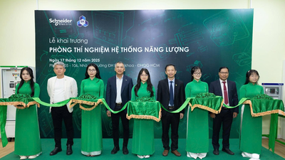 Đại diện Schneider Electric và Trường Đại học Bách khoa – ĐHQG-HCM cắt băng khai trương Phòng Thí nghiệm Hệ thống Năng lượng 