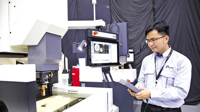 Sản xuất các sản phẩm cơ khí chính xác tại Công ty Makino (Nhật Bản) tại Khu công nghệ cao TP.HCM. Ảnh: Lê Toàn 