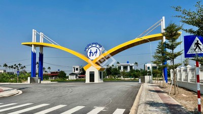 Cổng vào cụm công nghiệp Nam Hà.