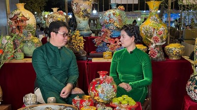 Phiên livestream của nghệ nhân Vũ Như Quỳnh - truyền nhân đời thứ 16 của dòng gốm gia đình tại làng gốm Bát Tràng