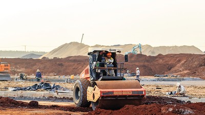 Huy động và sử dụng hiệu quả các nguồn lực đầu tư, nhất là đầu tư công sẽ giúp đạt mục tiêu tăng trưởng 2 con số. Ảnh: Đức Thanh 