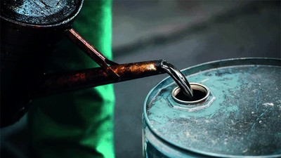 Giá xăng dầu giảm liên tiếp tạo áp lực “kép” lên doanh nghiệp đầu mối