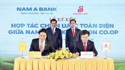Đại diện Nam A Bank và Saigon Co.op ký kết thỏa thuận hợp tác chiến lược toàn diện