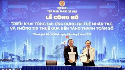 Ông Nguyễn Tiến Dũng - Phó Trưởng Thuế TP.HCM và ông Từ Tiến Phát - Tổng giám đốc ACB ký kết Biên bản ghi nhớ hợp tác